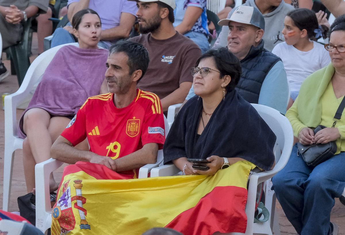 Ambiente del España-Bélgica de cuartos de final del Mundial 2026 en Plaza Don Benito Ambiente del España-Bélgica de cuartos de final del Mundial 2026 en Plaza Don Benito