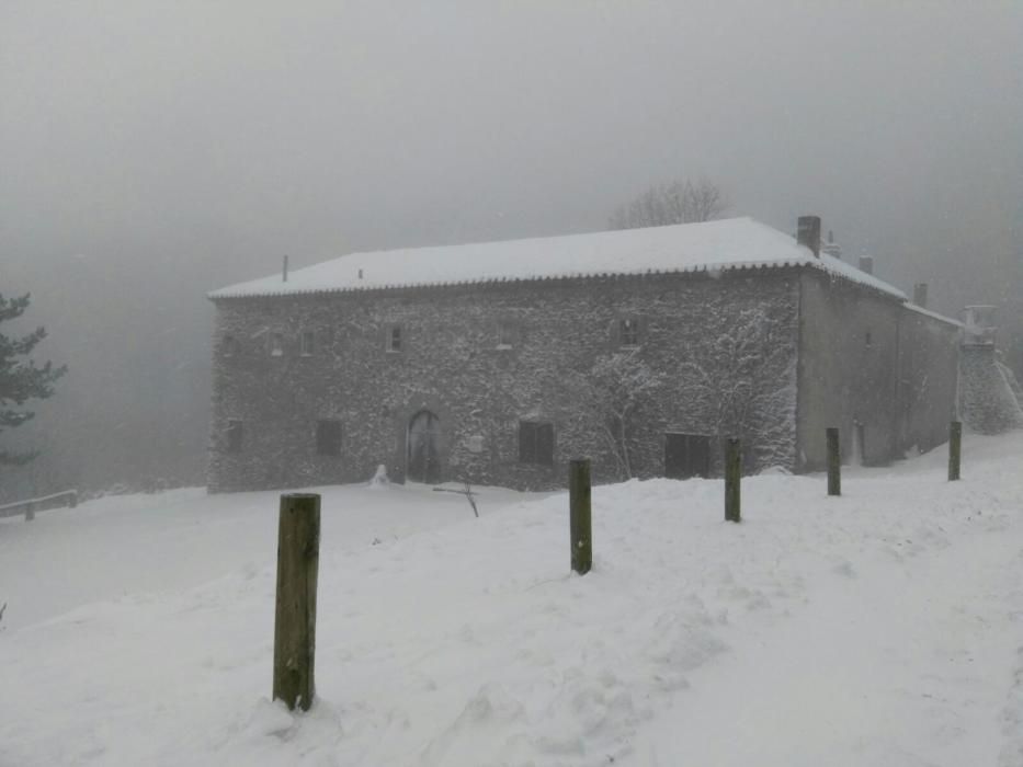 La neu fa acte de presència a l''Alt Empordà