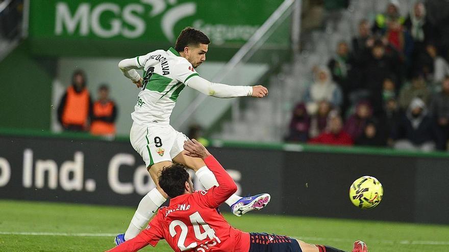 El 1x1 franjiverde del Elche-Osasuna: Ni la vuelta de Rafa Mir pudo con el muro Herrera