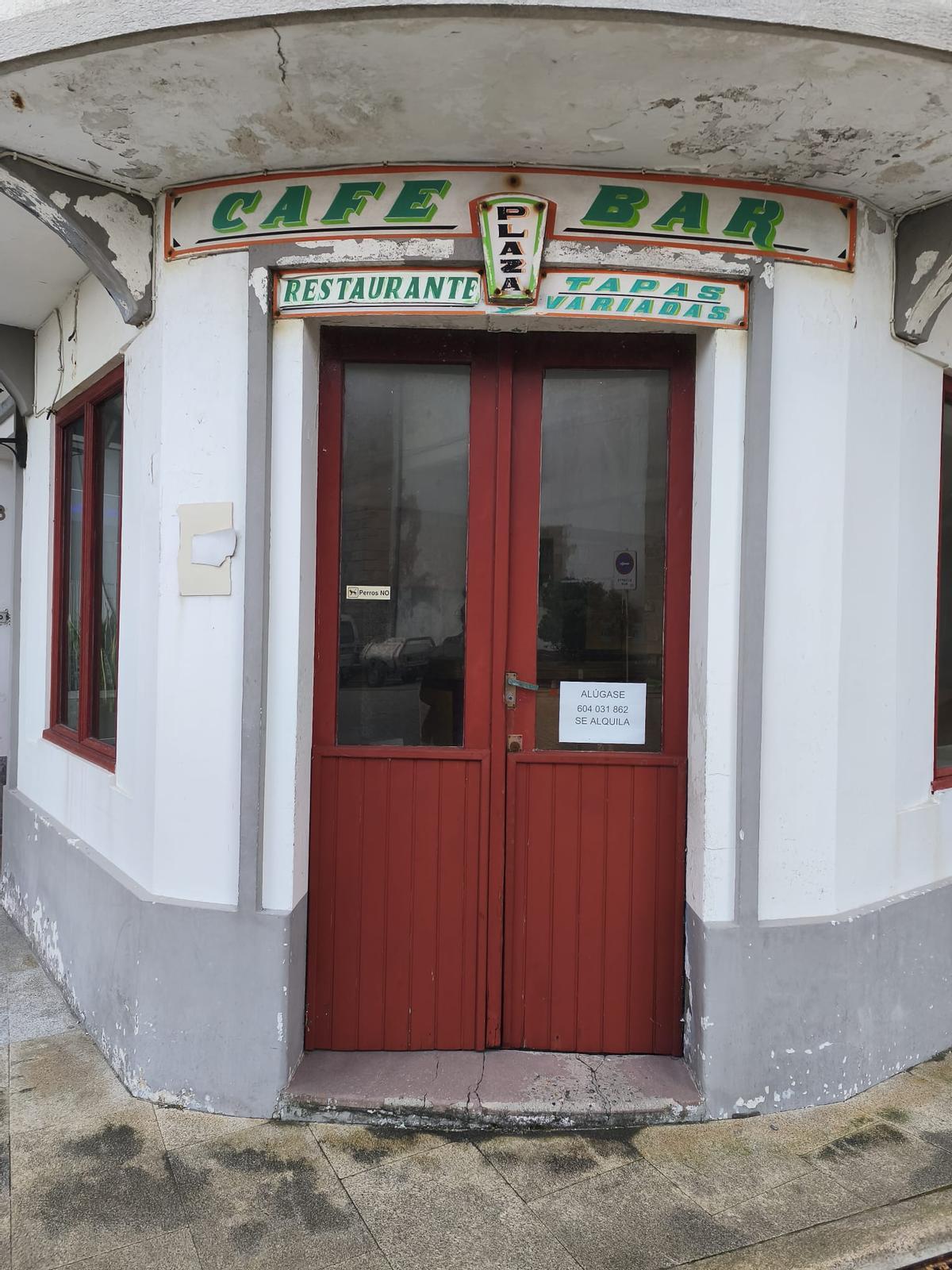 Vista del bajo del local en Caión.