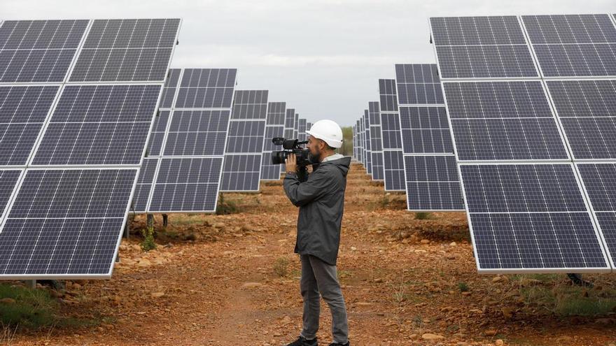 Proyectan en Valverde de Leganés una planta para reciclar 13.140 toneladas de paneles solares al año