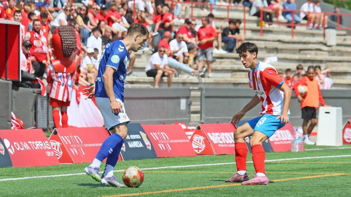 Nico Olmedo (dreta), la darrera renovació del CE Manresa, consolidat al lateral