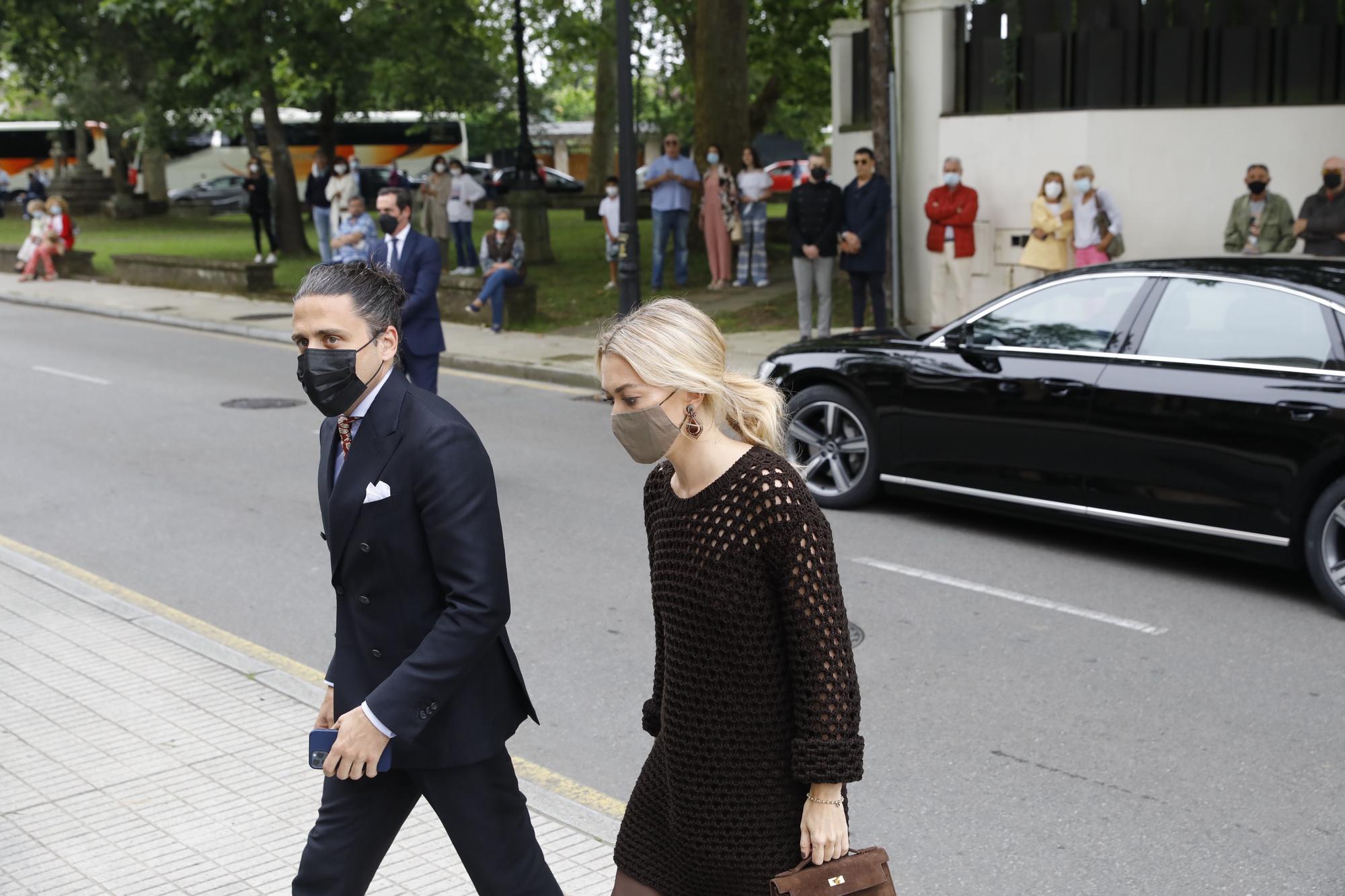 La boda de la "jet set" en Gijón: Pedro Bravo y Carlota Pérez-Pla se dan el sí quiero