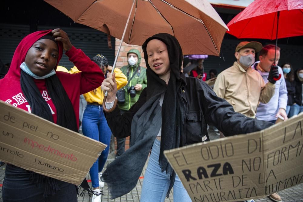 Manifestació contra el racisme a Salt i Girona