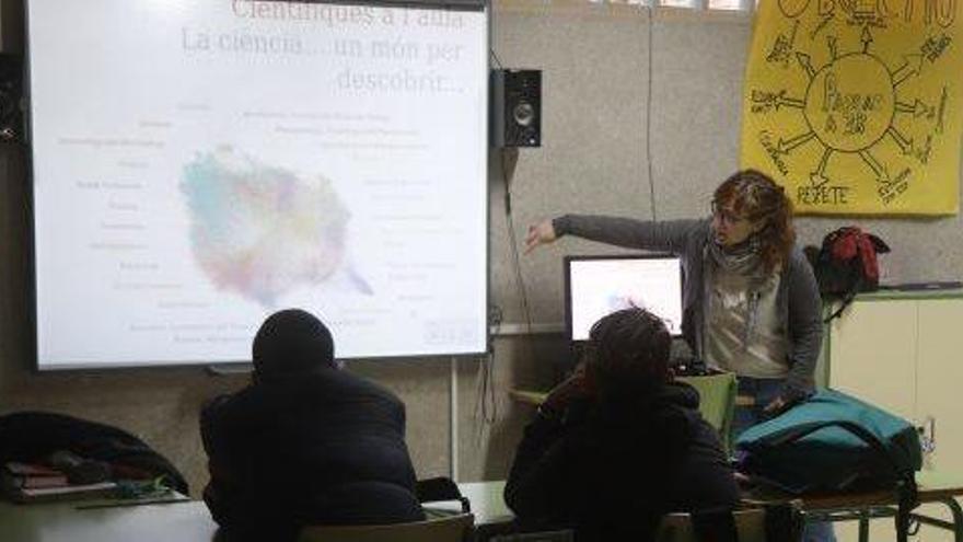 María Costa, durante una charla.