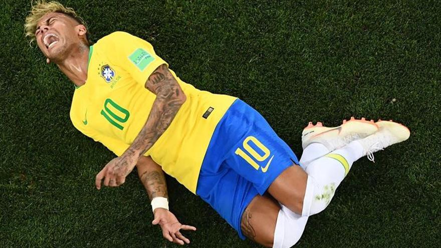 Neymar, el centro de las críticas en Brasil