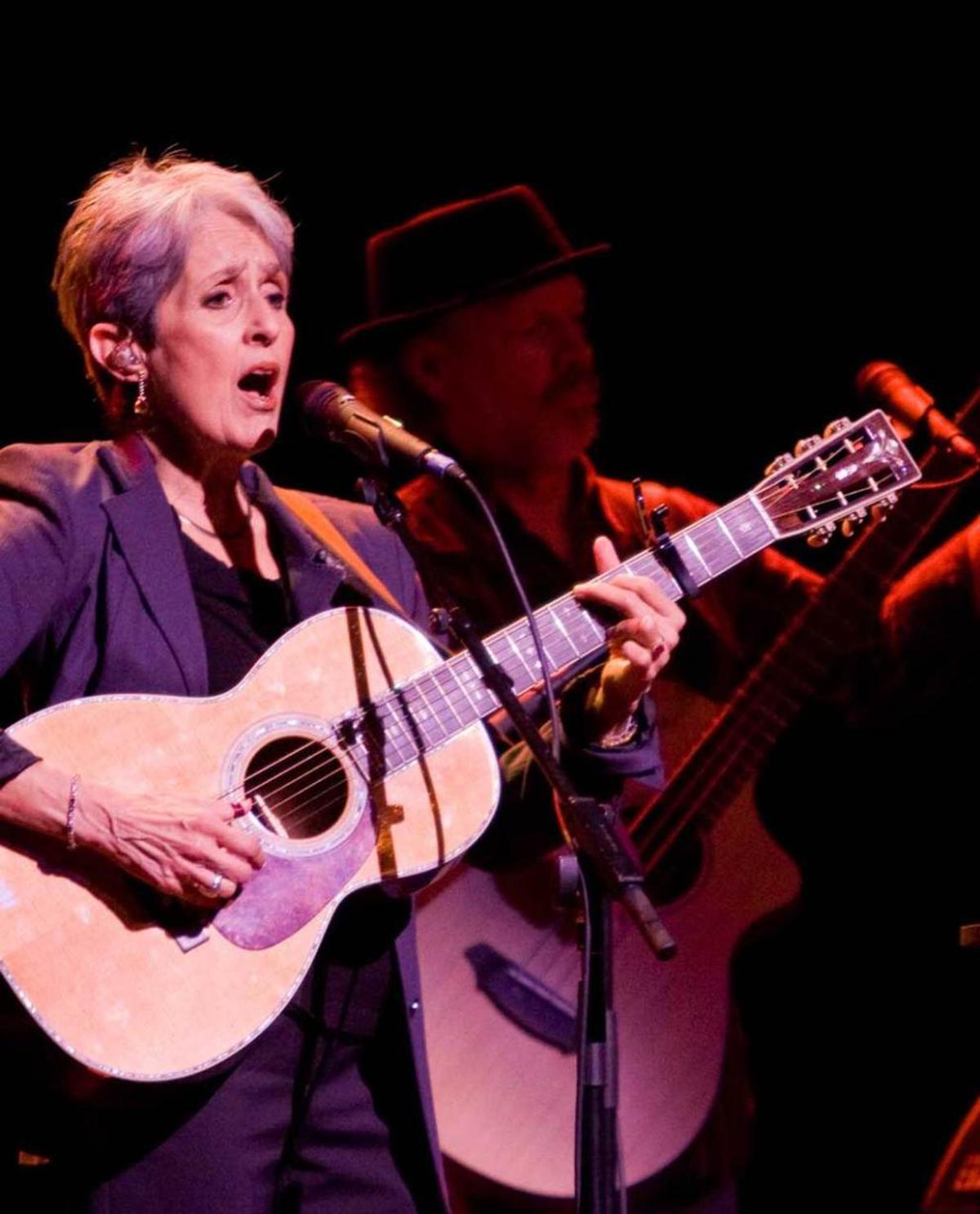 Joan Baez, en el Jovellanos, en 2010.