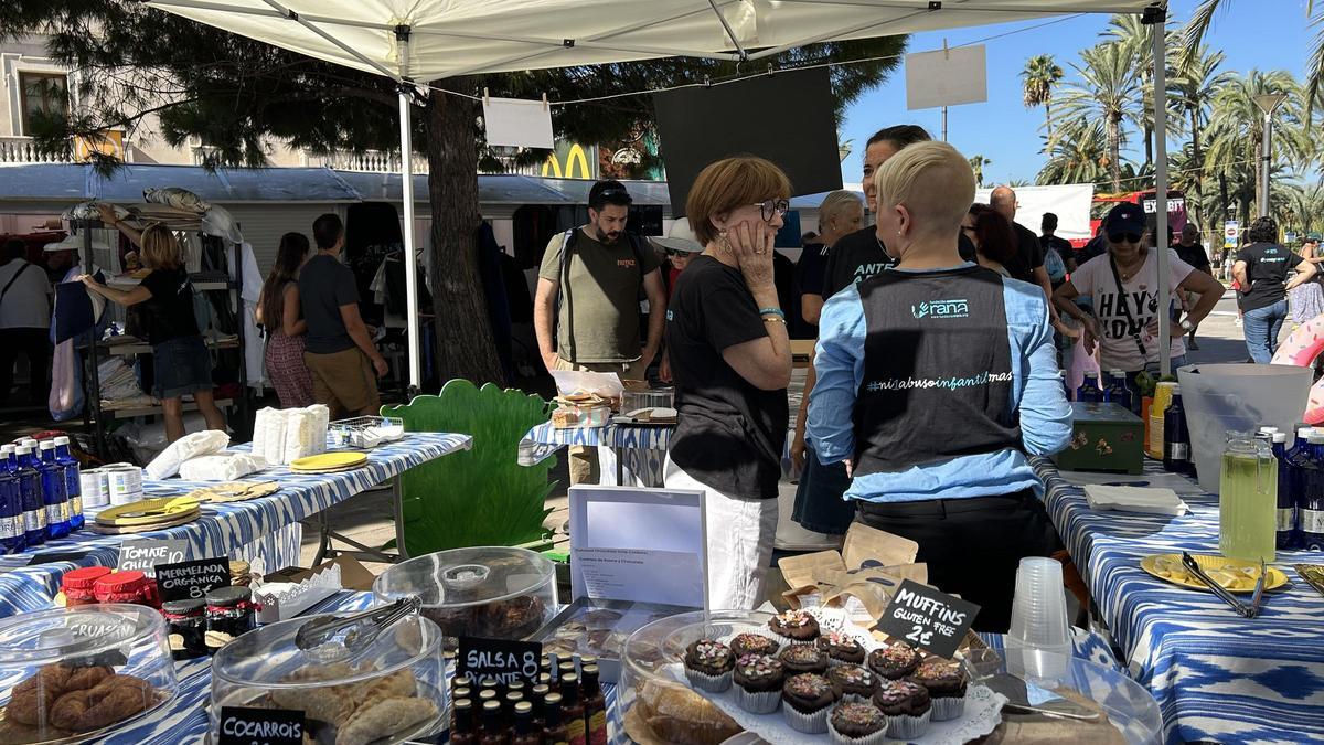 FOTOS | Mercadillo solidario de la Fundación RANA en Palma