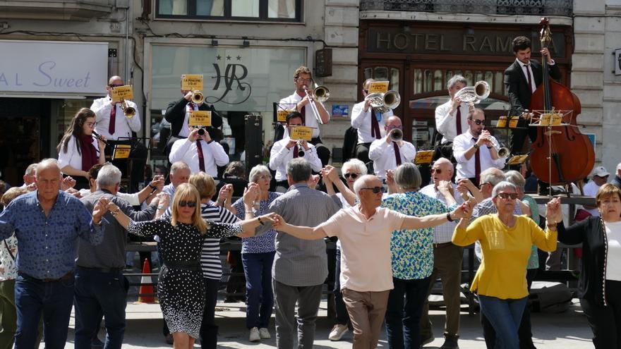 La versió sardana de ‘Coti x Coti’, de The Tyets, s’estrenarà amb una ballada amb 400 alumnes de primària a Barcelona