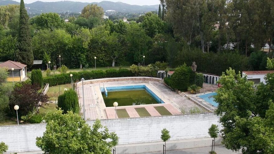 El Imdeco estudiará la viabilidad de recuperar la piscina del Camping para los vecinos de Valdeolleros y el Brillante
