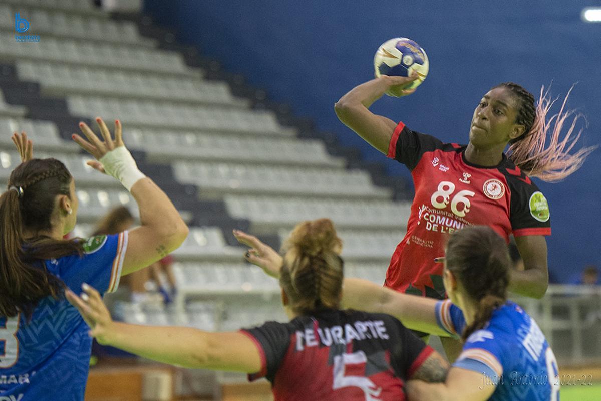 Barbosa en un partido de su segunda etapa en Sagunt.