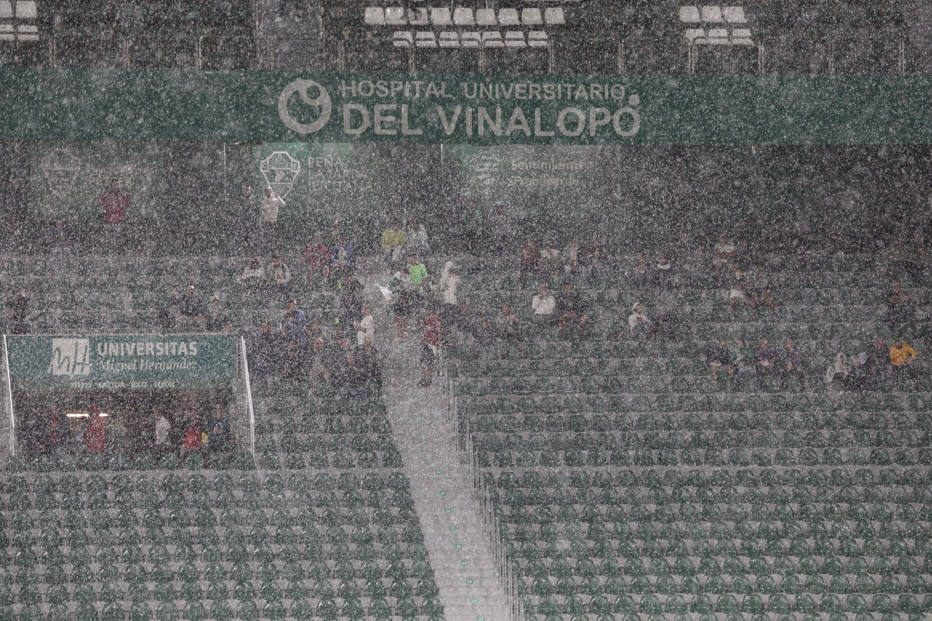 La fuerte lluvia obliga a retrasar el Elche-Mallorca