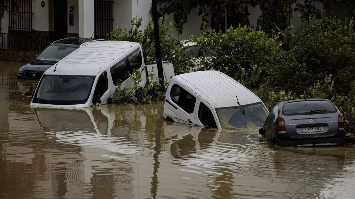 El agua entra en los autobuses urbanos de Málaga