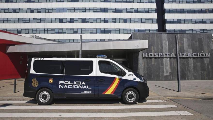 Una mujer recibe una paliza de la pareja de su exmarido ante su hijo de 18 meses