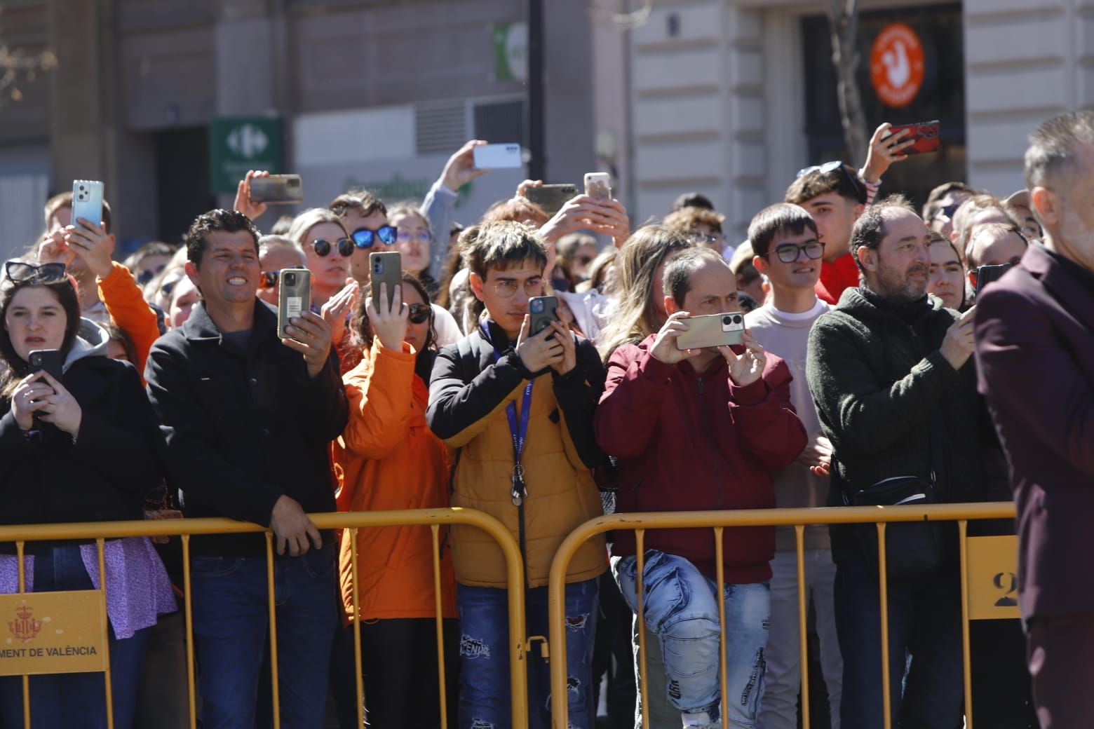 Búscate en la mascletà del 3 de marzo