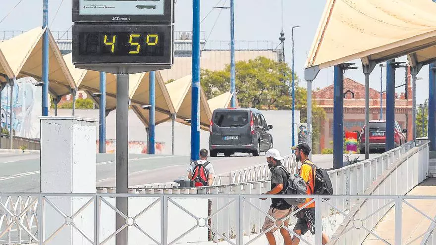 VÍDEO | Sevilla rompe el termómetro con 45,1 grados, la temperatura más alta de España en 2026