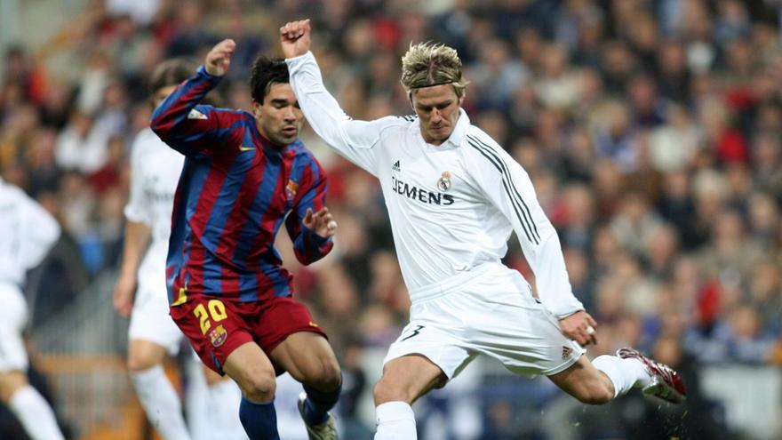 Beckham y Deco durante el clásico de la temporada 2005-2006 en el Santiago Bernabéu