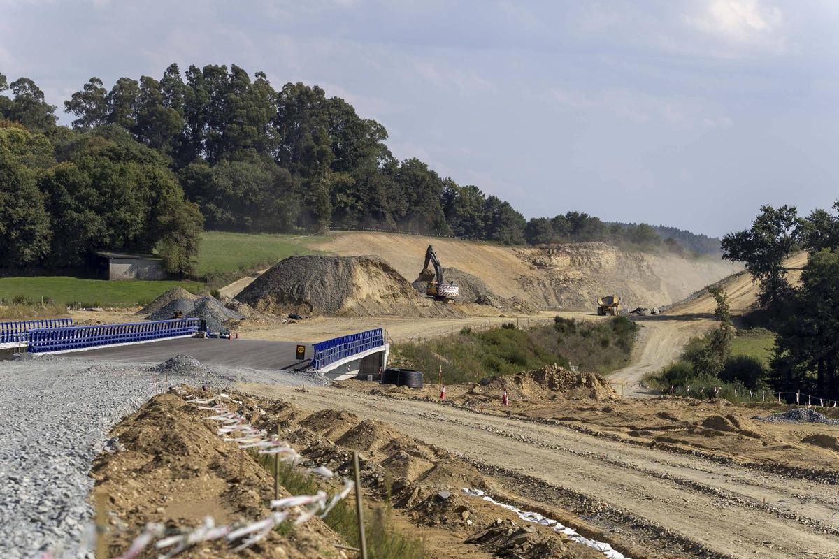 Obras de la A-54 meses atrás en Arzúa, el tramo pendiente