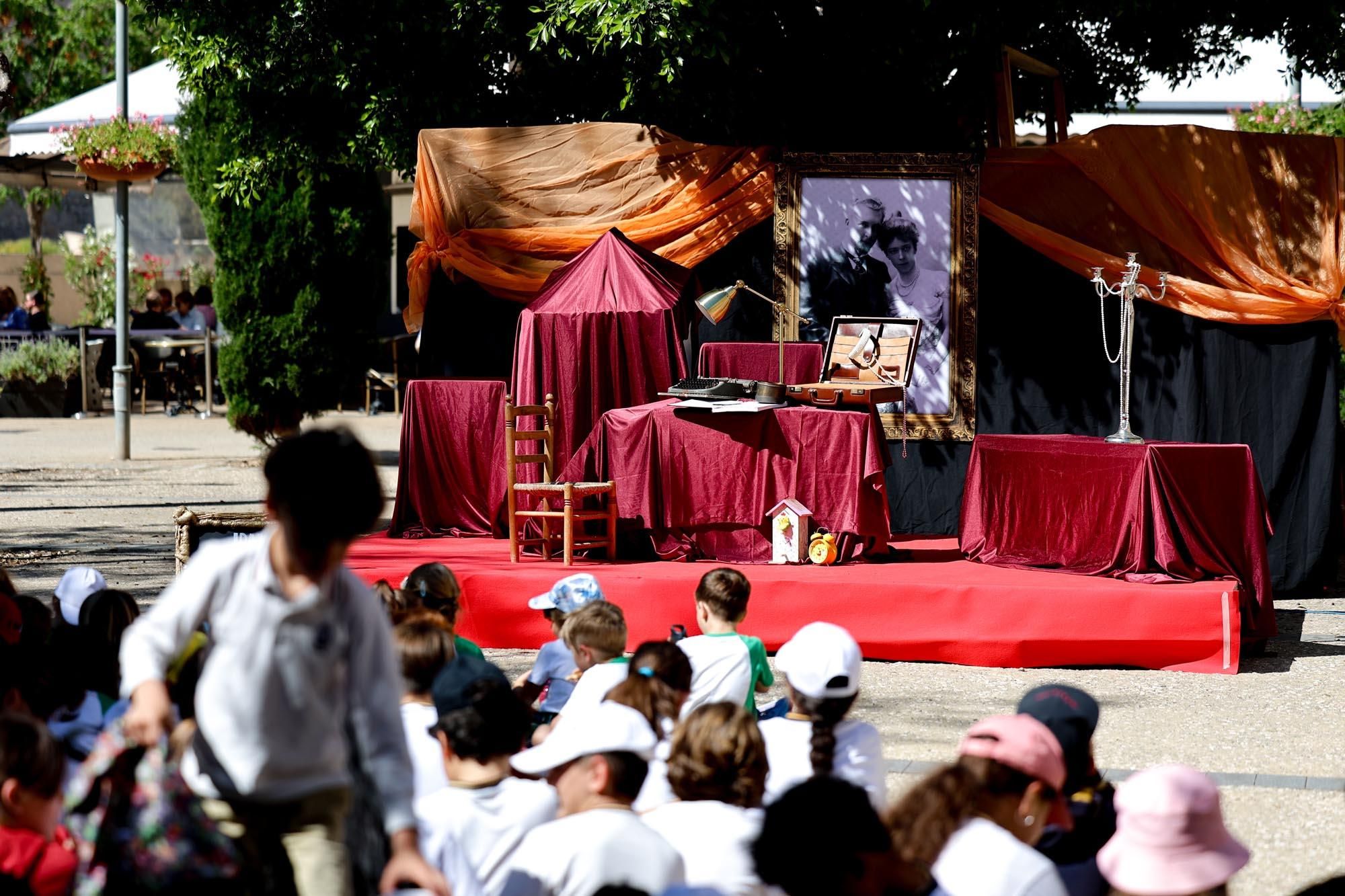 Los escolares de Ibiza visitan la feria Eivissa Medieval