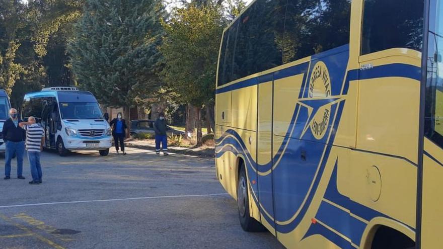 Autobuses de transporte escolar.