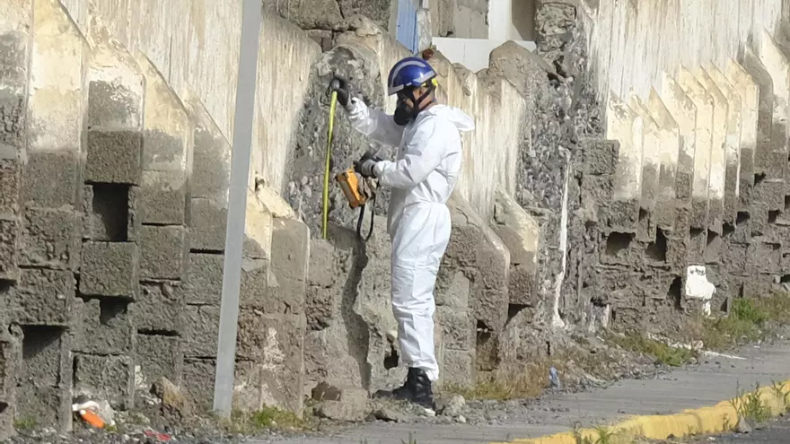 El joven detenido por prender fuego a una menor en La Isleta tiene una orden de expulsión desde junio