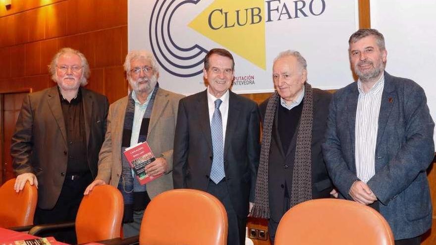 Pola esquerda: Antón Pulido, Bieito Ledo, Abel Caballero, Xesús Alonso Montero e Manuel Bragado. // J.L.