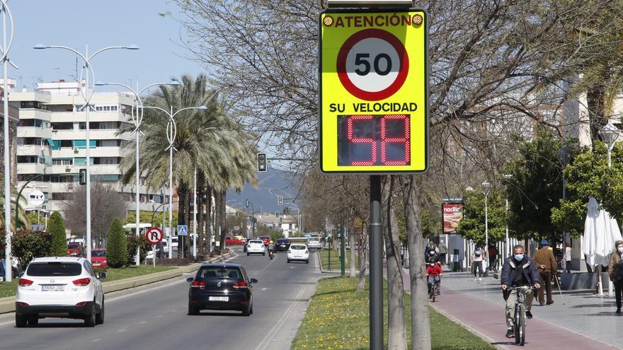Un hombre agrede con un cuchillo a agentes de la Policía Nacional en Córdoba y es detenido con un hacha en la mochila