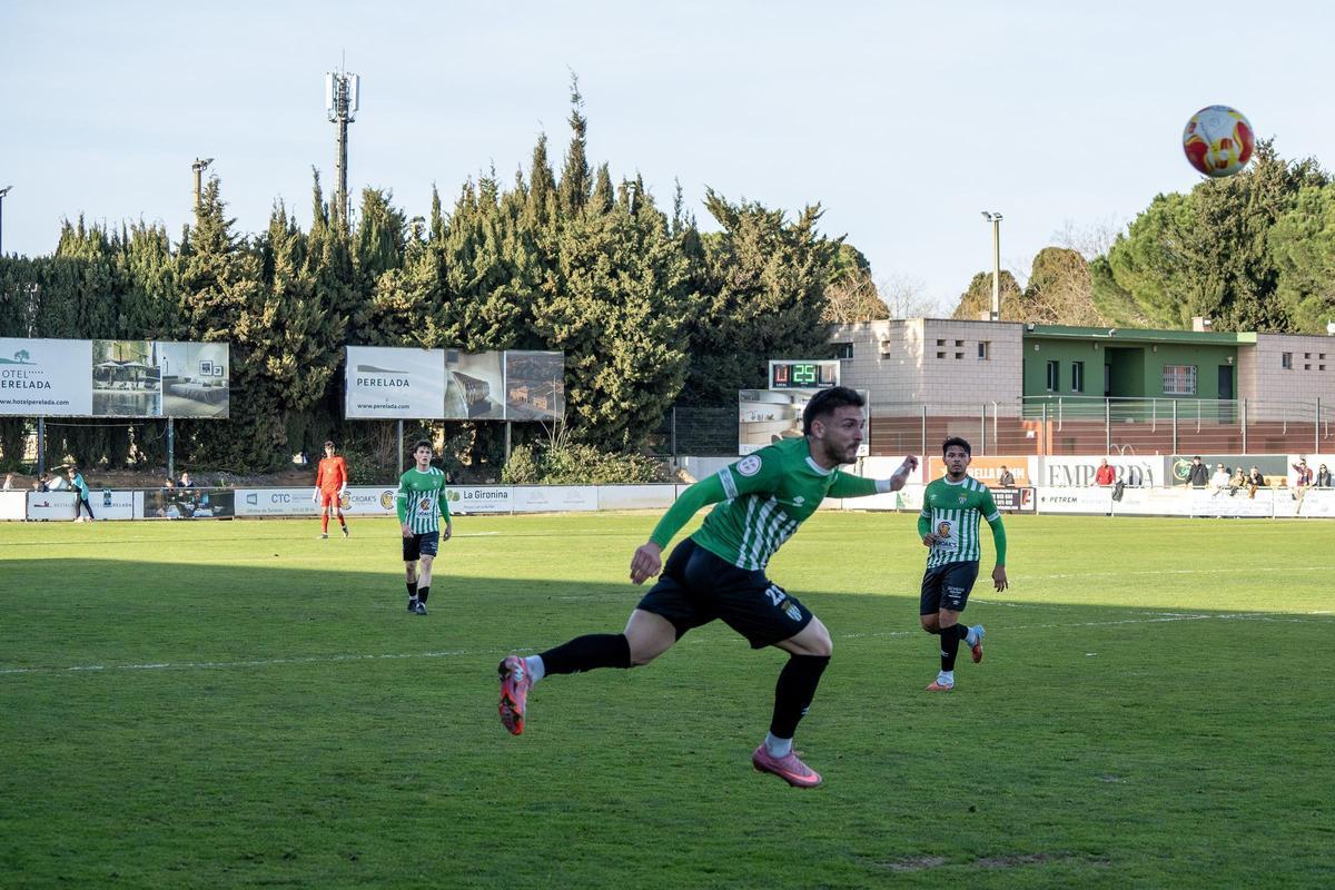Les millors imatges de l'empat en el derbi entre el Peralada i l'Escala