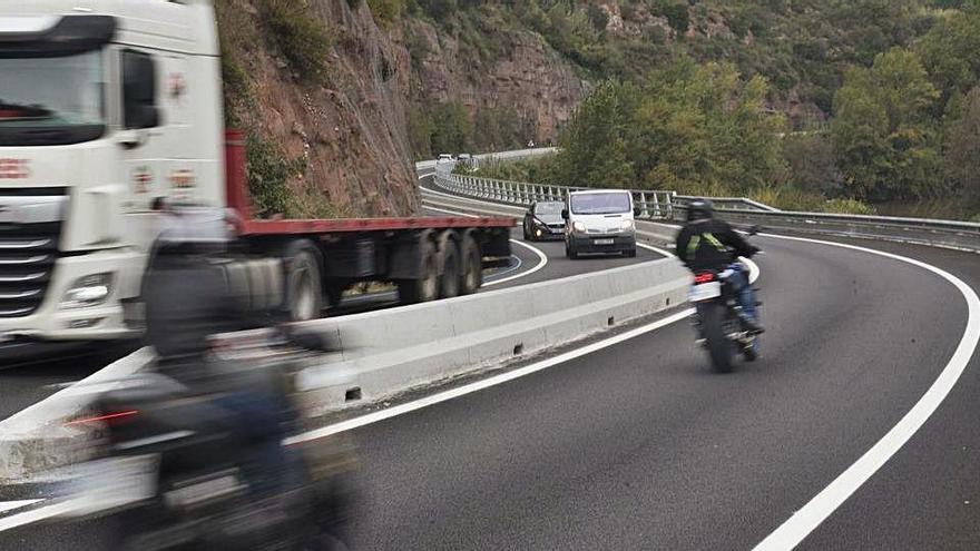 Tram de Can Gomis, que ha acabat amb una mitgera de separació però sense carril d&#039;avançament