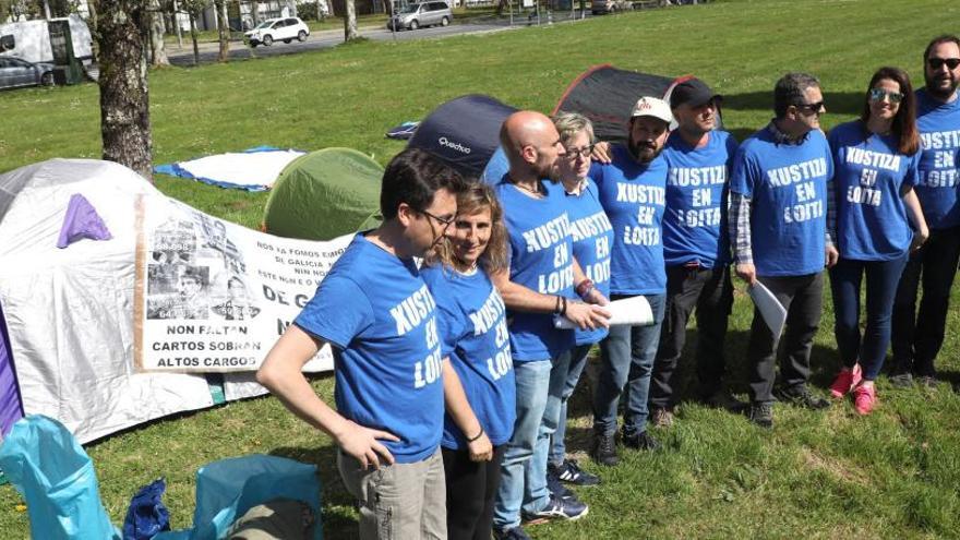 Inicio de la acampada de los trabajadores de Justicia ante la Xunta.