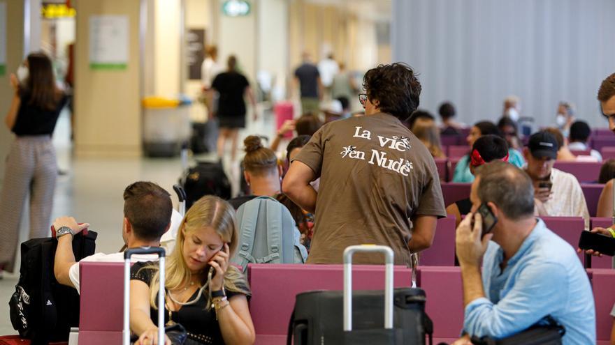 El aeropuerto de Ibiza supera en julio las cifras de 2019 pero no recupera el tráfico acumulado desde enero