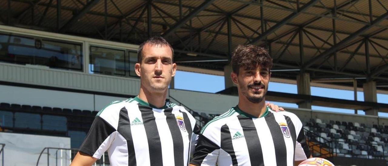 Álvaro Sánchez y Carlos Cordero, durante su presentación con el Badajoz