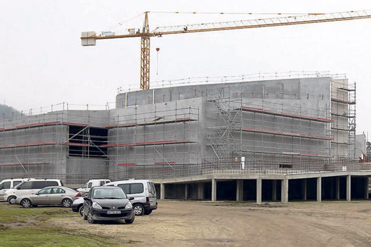 Situación en la que se encuentran las obras del Centro de Interpretación de Parques Naturales, en la zona de Quintela.  // Jesús Regal