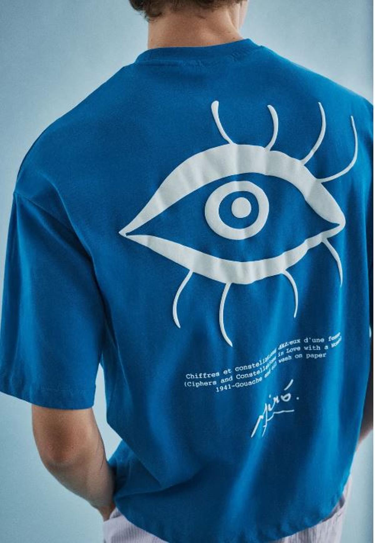 Otra de las camisetas de la colección Miró.