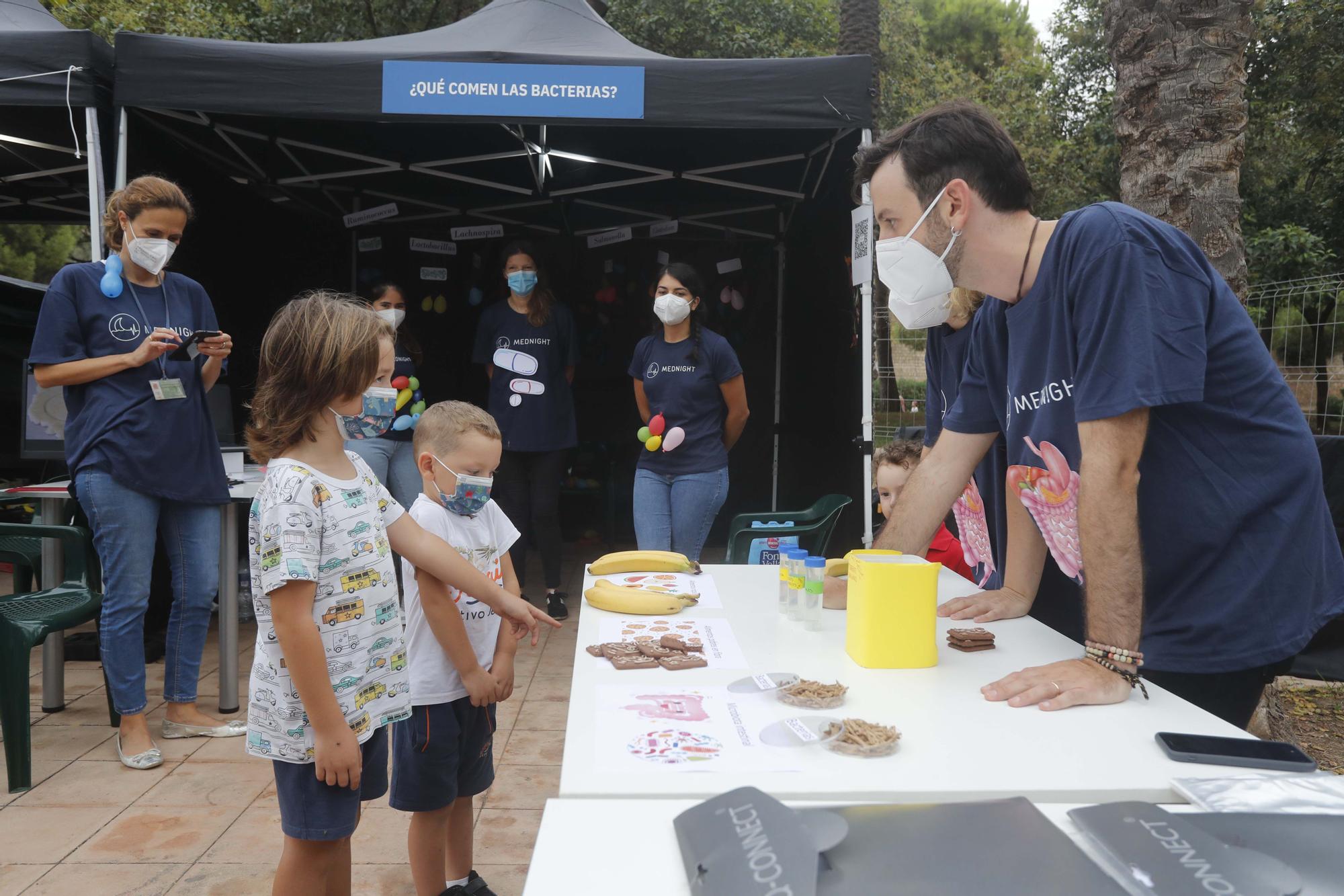 La ‘Nit Mediterrània de les Investigadores’ acerca la ciencia a los niños