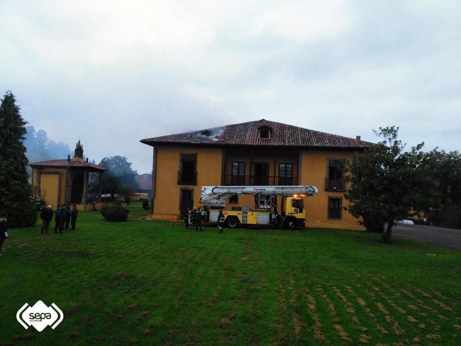 Incendio en el palacio de Cavanilles, del siglo XVI, en Lieres