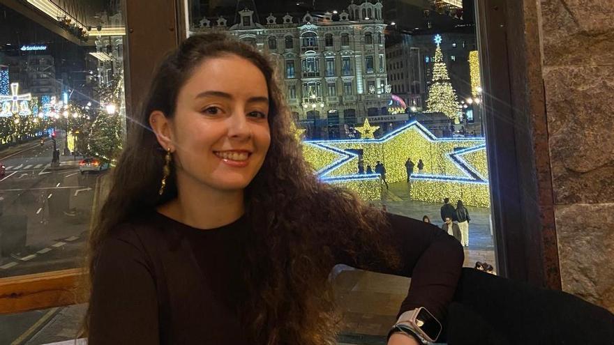 Cristina Prida ya tiene plaza fija de maestra en Asturias con 28 años: "Conseguirlo depende de muchos factores, desde el tribunal que te toque hasta el baremo que tengan el resto de compañeros"
