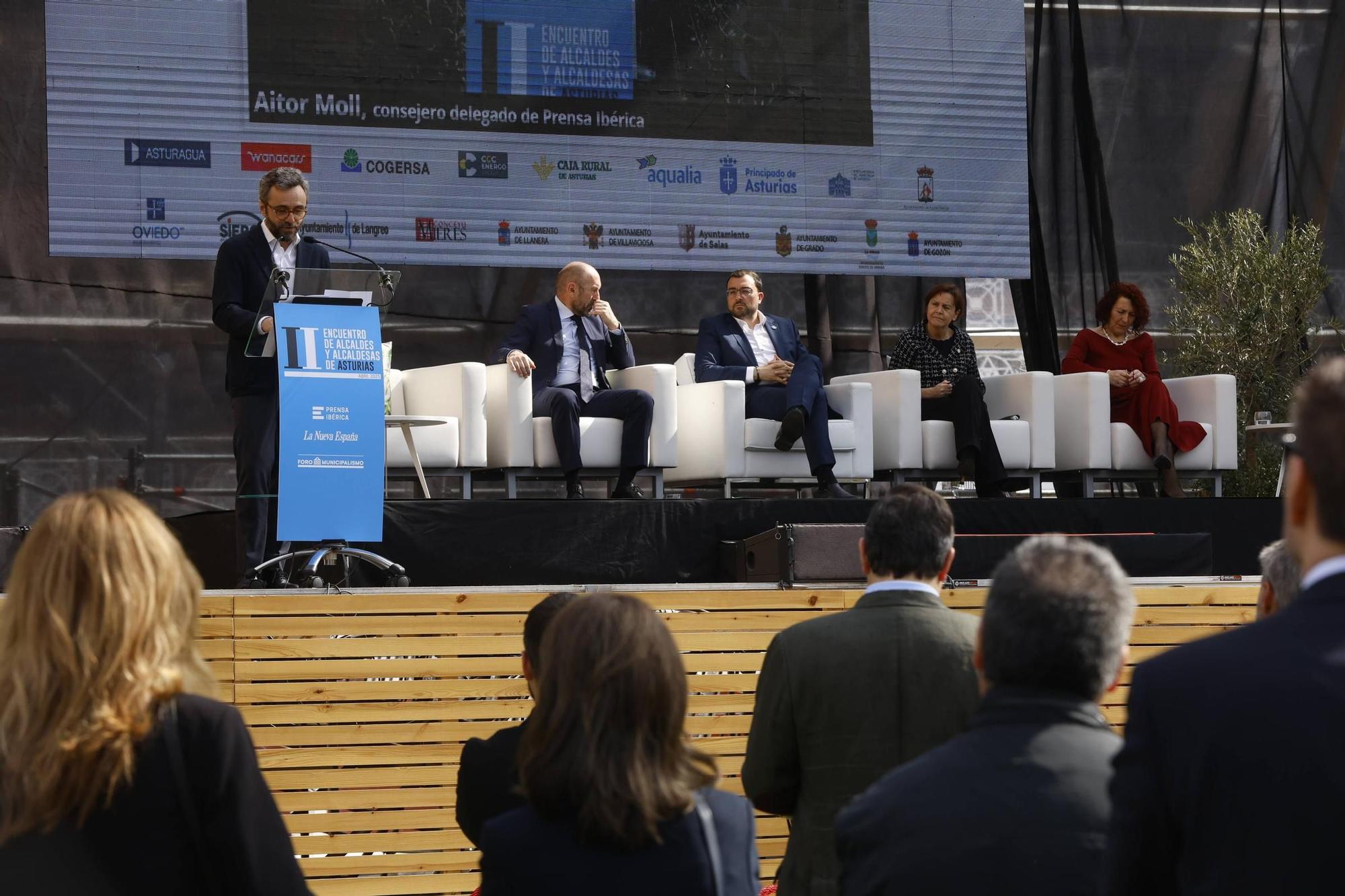 EN IMÁGENES: Así fue el encuentro en Gijón de alcaldes y alcaldesas asturianas dentro del Foro del Municipalismo
