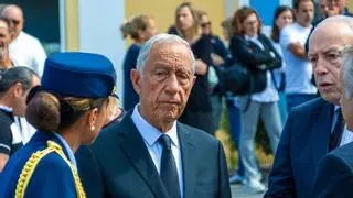 El presidente portugués acompaña a las familias en el funeral del "Virgem Dolorosa"