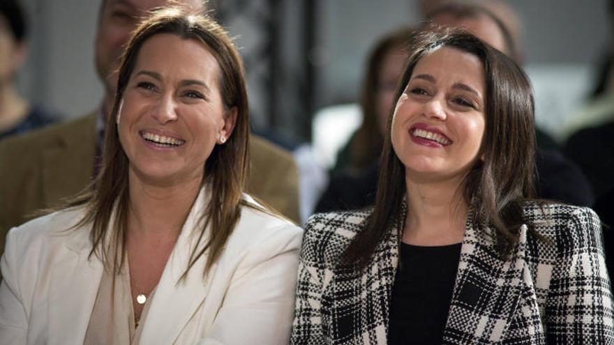 Beatriz Pino, la candidata de Cs a la Xunta, junto a Inés Arrimadas // Brais Lorenzo