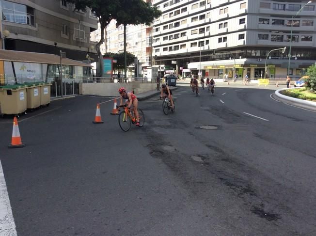 El triatlón se apodera de Las Palmas de Gran Canaria