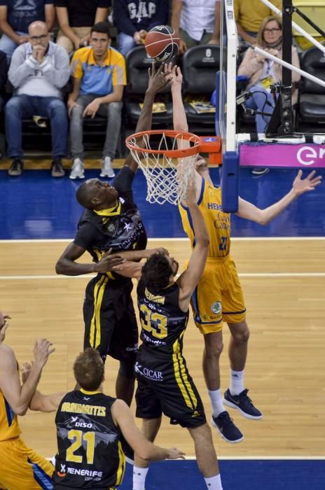 29/04/2018 LAS PALMAS DE GRAN CANARIA. Partido ...