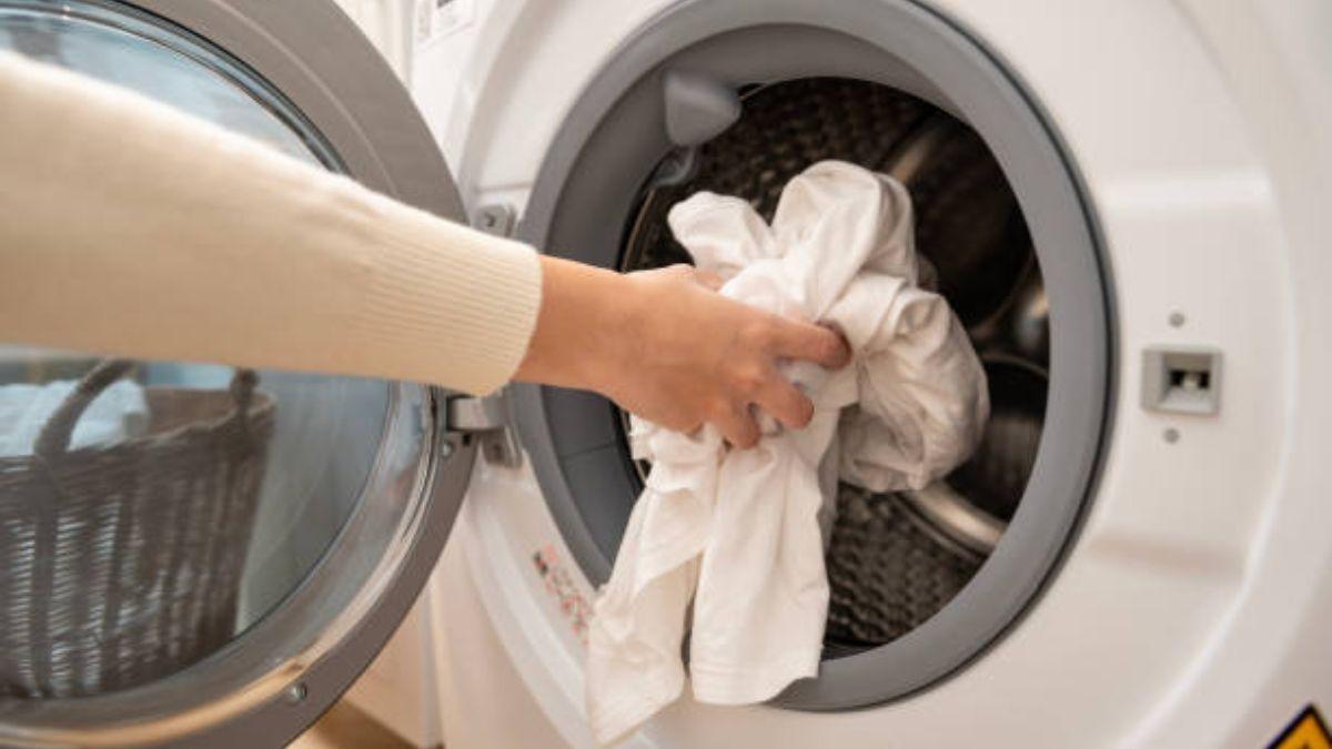 La pestaña oculta en tu lavadora que hará que tu ropa quede como recién comprada