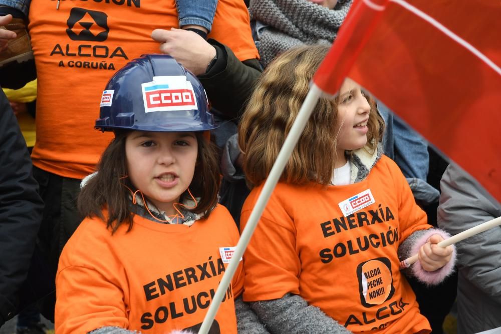 Manifestación en defensa del empleo en Alcoa