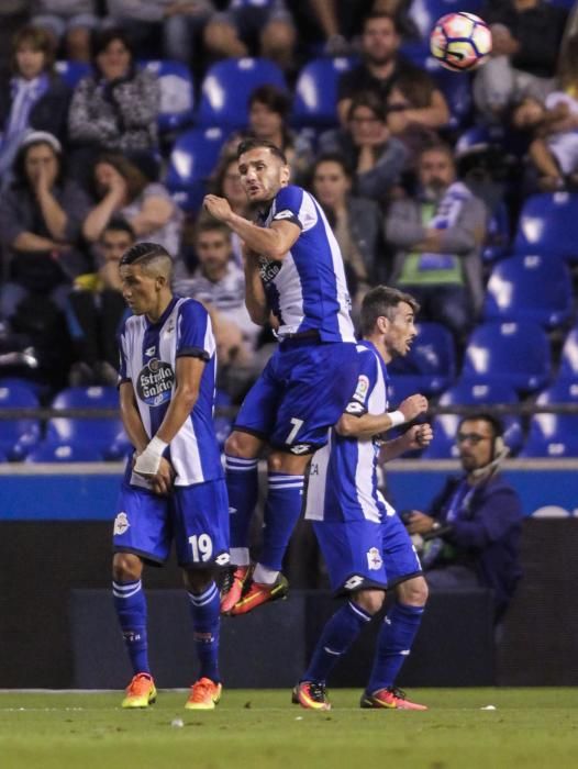 El Dépor sufre, pero gana al Eibar