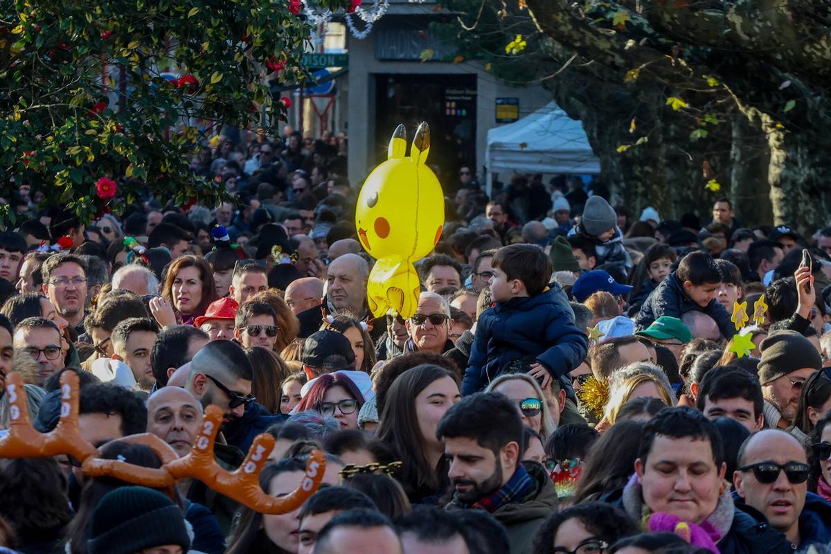 Las fotos de las campanadas anticipadas en Vilagarcía 2025 Las fotos de las campanadas anticipadas en Vilagarcía 2025