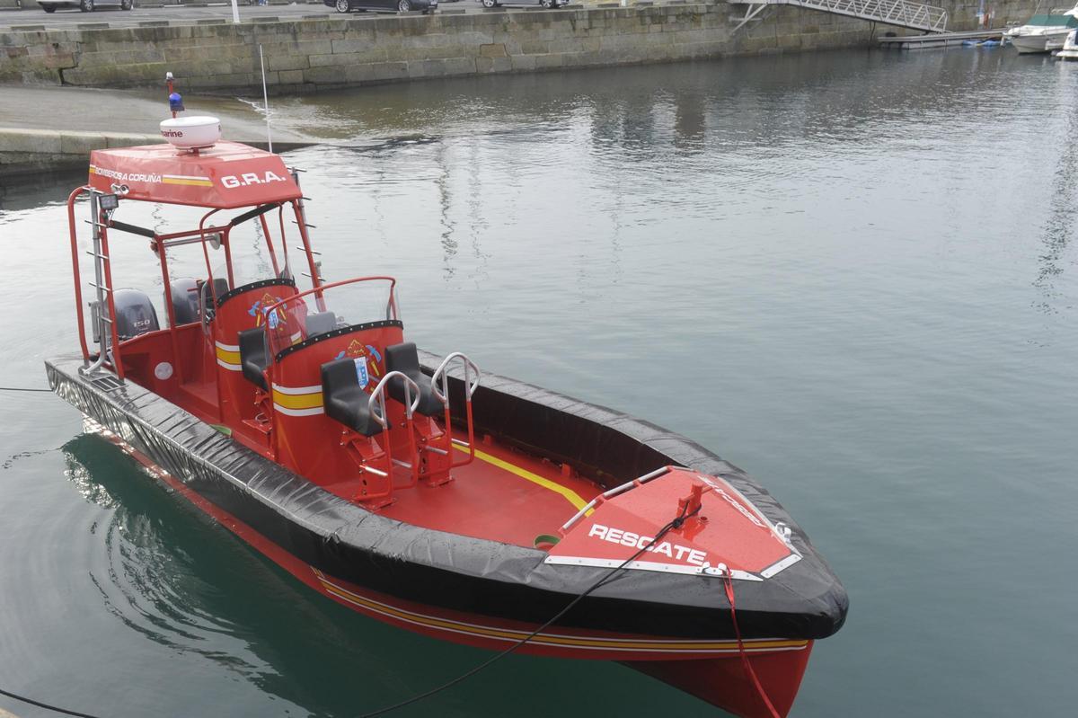 Embarcación de rescate acuático de los bomberos.