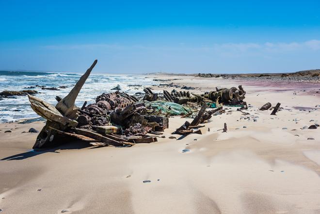 Poca gente viva ha pisado la costa de los esqueletos, en Namibia.