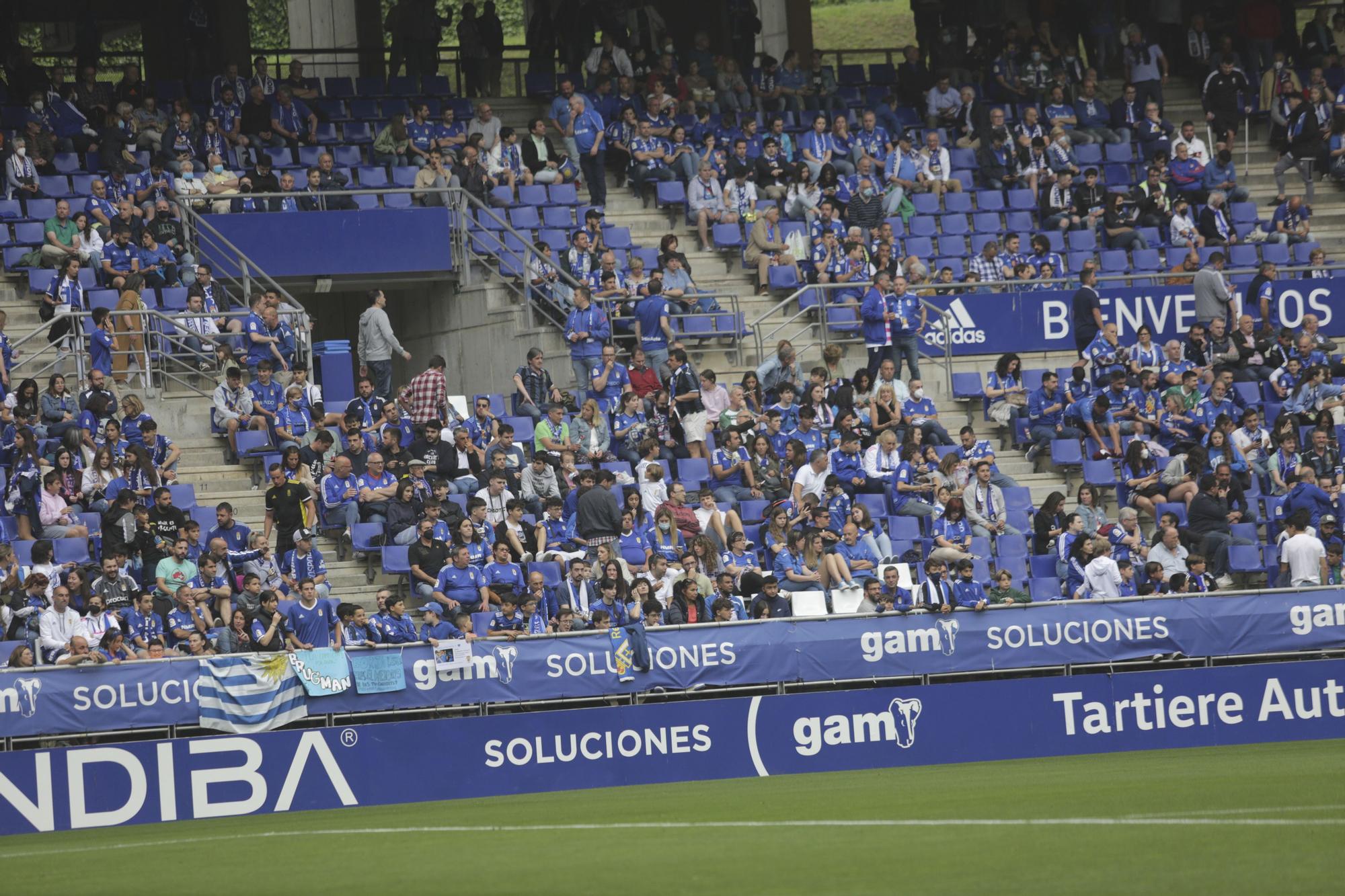 ¿Estuviste en el partido entre el Real Oviedo y el Ibiza? Búscate en esta galería de fotos