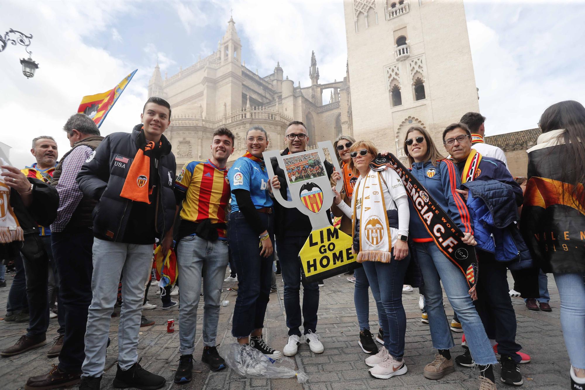 La afición valencianista toma Sevilla